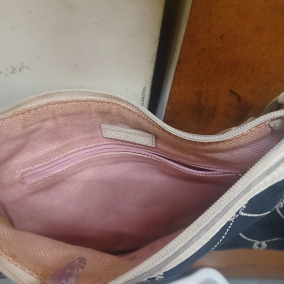 Dooney & burke bag - Picture 3 of 3